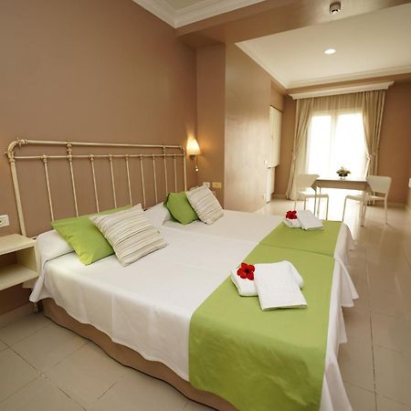โรงแรมอาร์เอ็ฟ แอสโตเรีย - สำหรับผู้ใหญ่เท่านั้น ปูแอร์โตเดลาครูซ ภายนอก รูปภาพ